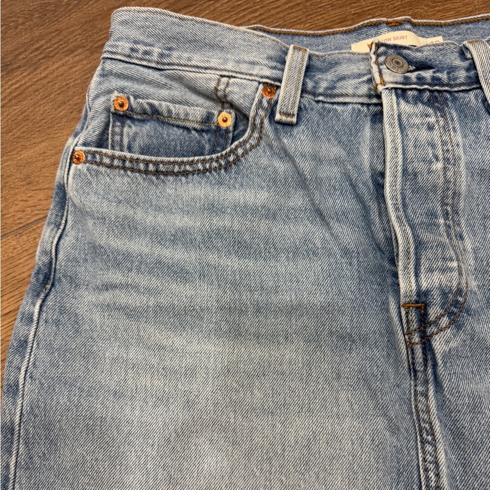 Levi’s Icon Denim Mini Skirt - Picture 2 of 7